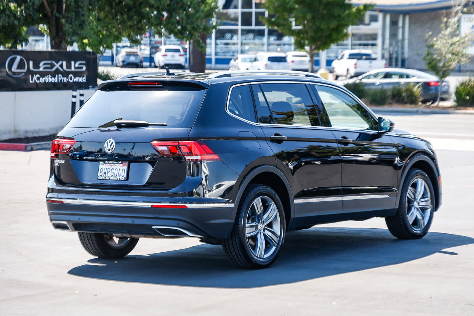 Used 2020 Volkswagen Tiguan SEL image 4
