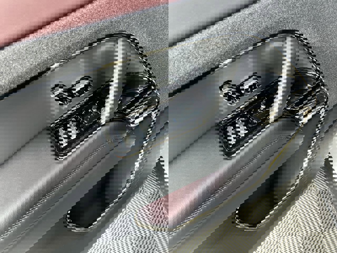 Used 2024 Land Rover Range Rover Sport Dynamic SE image 13