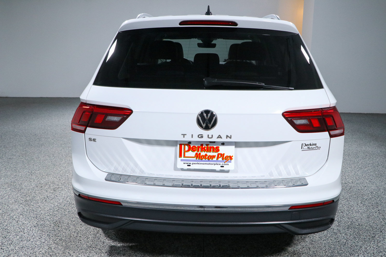 Used 2022 Volkswagen Tiguan SE FWD image 8