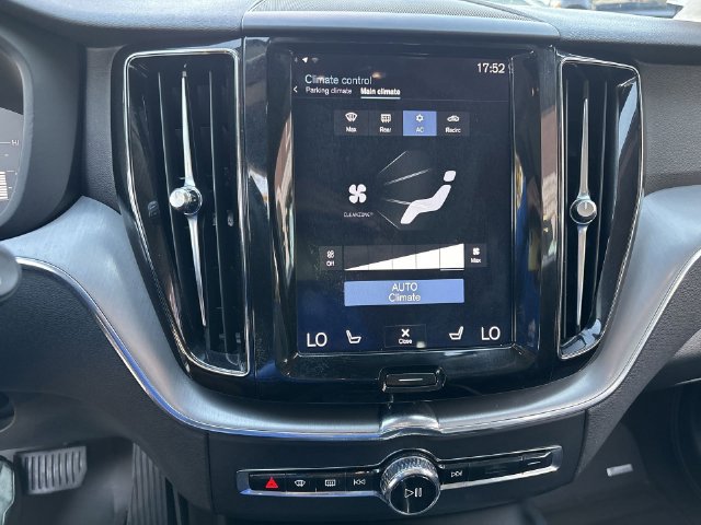 Used 2019 Volvo XC60 T5 Momentum w/ Premium Package AWD/4WD image 26