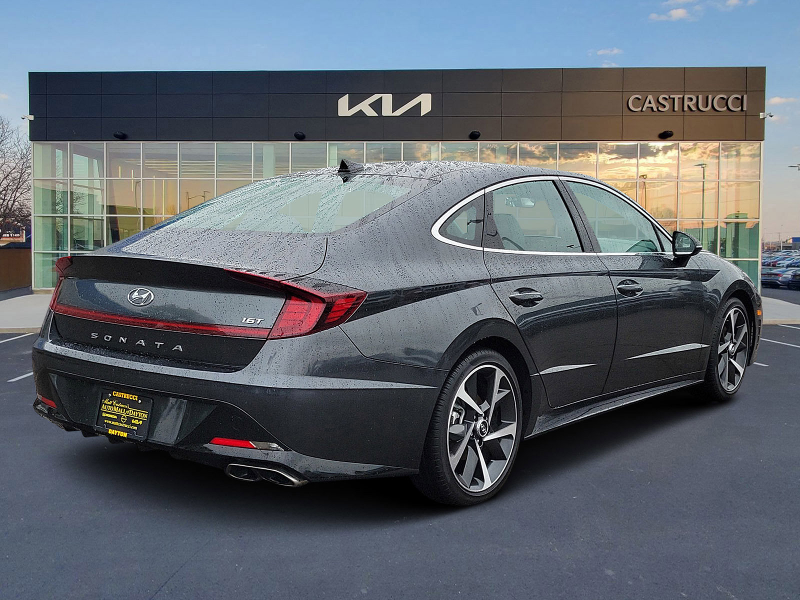 Used 2022 Hyundai Sonata SEL Plus w/ Preferred Accessory Package image 4