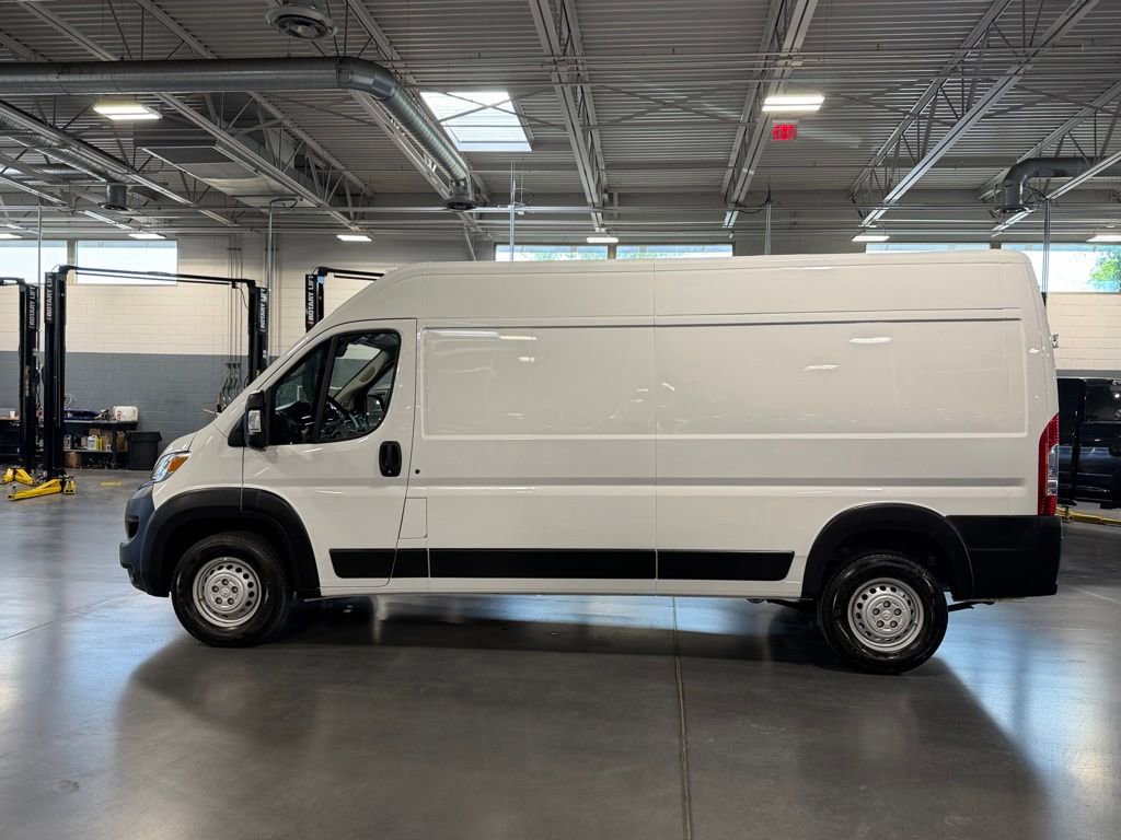 Used 2026 RAM ProMaster 2500 w/ Convenience Group FWD image 8