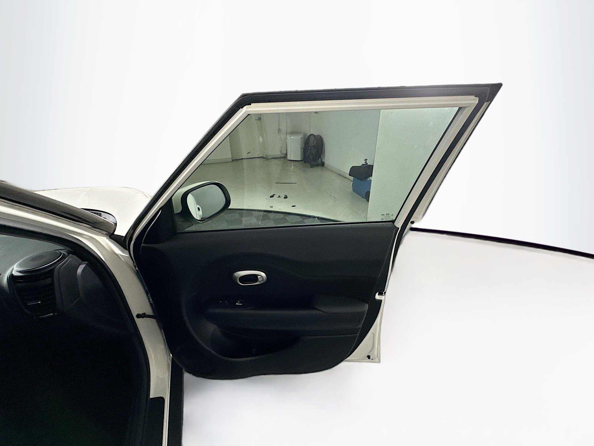 Used 2017 Kia Soul + image 30