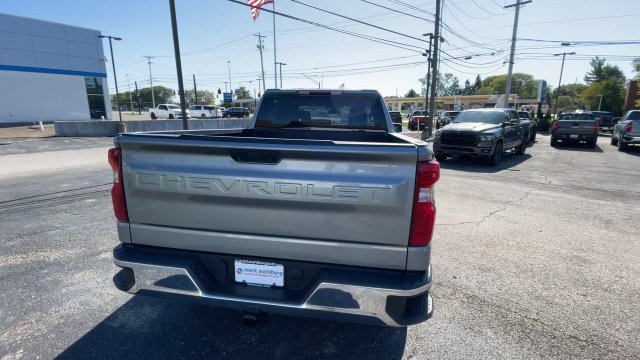 Used 2023 Chevrolet Silverado 1500 LT AWD/4WD image 9