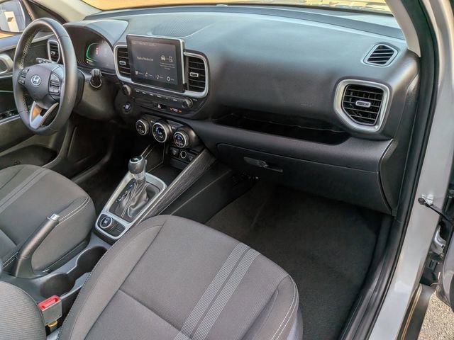 Used 2025 Hyundai Venue SEL image 35