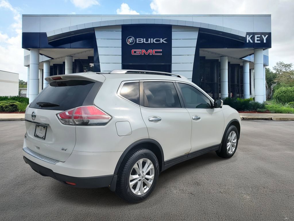 Used 2015 Nissan Rogue SV w/ SV Premium Package image 4