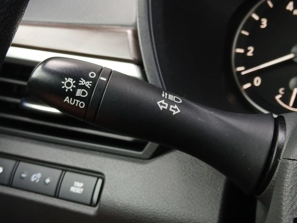 Used 2024 Nissan Altima 2.5 SV FWD image 12