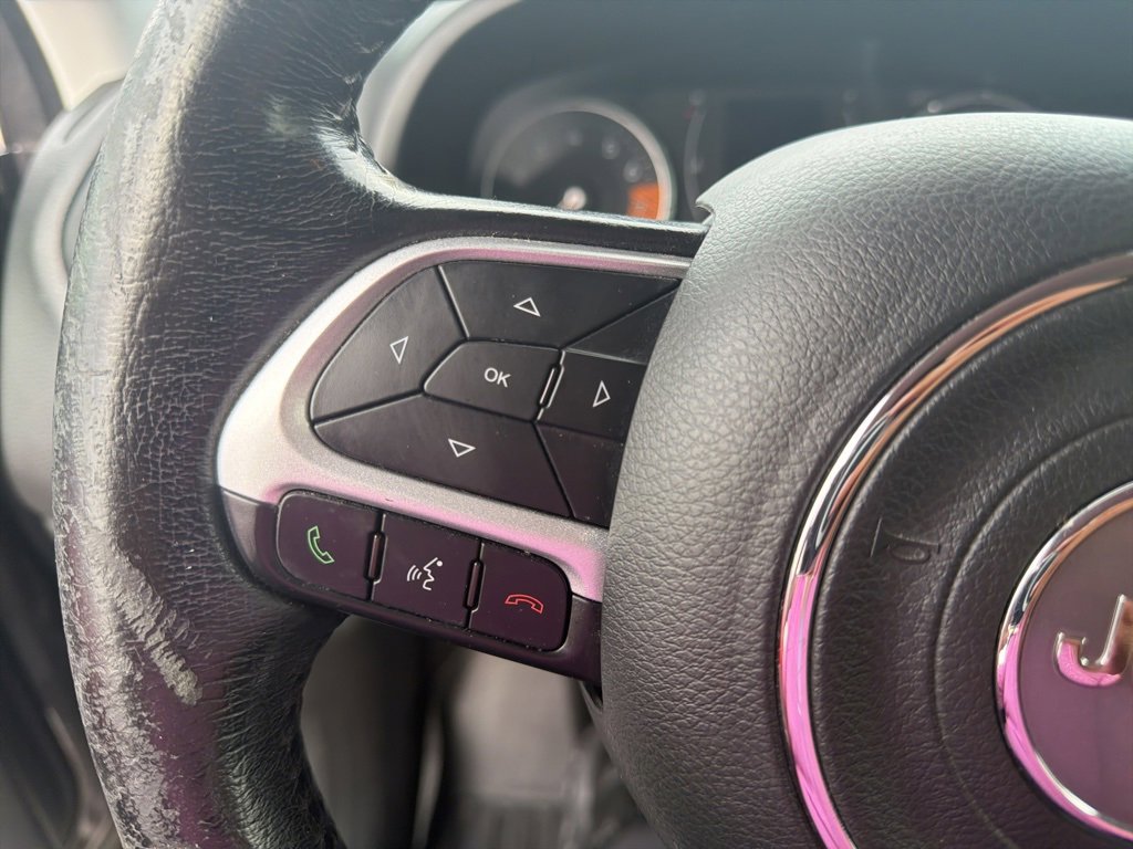 Used 2019 Jeep Renegade Latitude w/ Cold Weather Group image 42