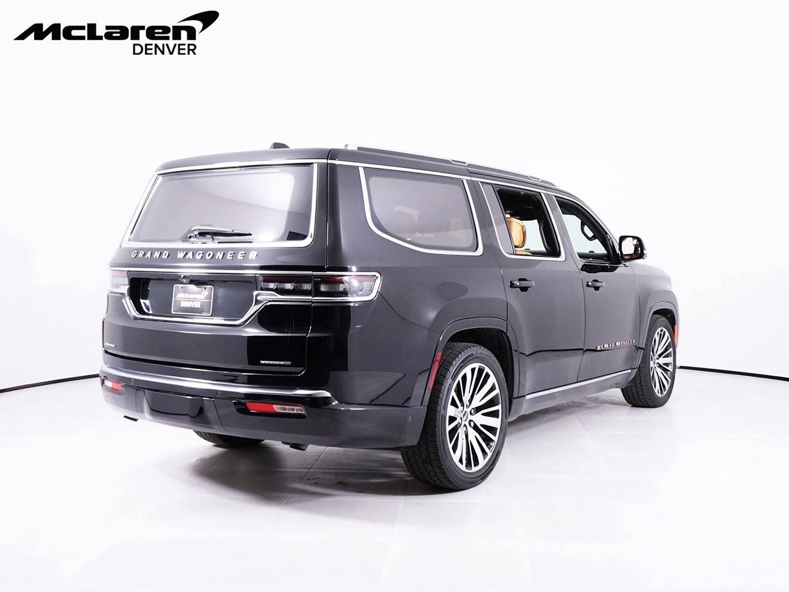 Used 2022 Jeep Grand Wagoneer Series III w/ Rear Seat Video Group 1 image 8