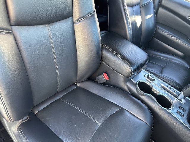 Used 2018 Nissan Pathfinder SL AWD/4WD image 24