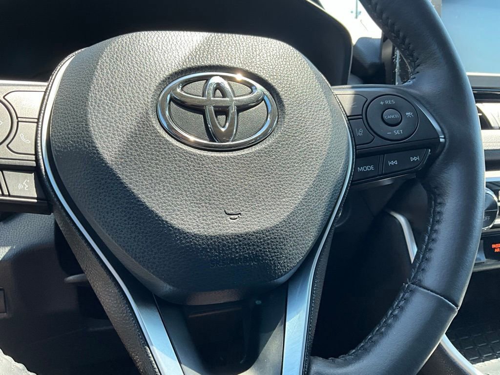 Used 2020 Toyota RAV4 XLE w/ Convenience Package AWD/4WD image 21