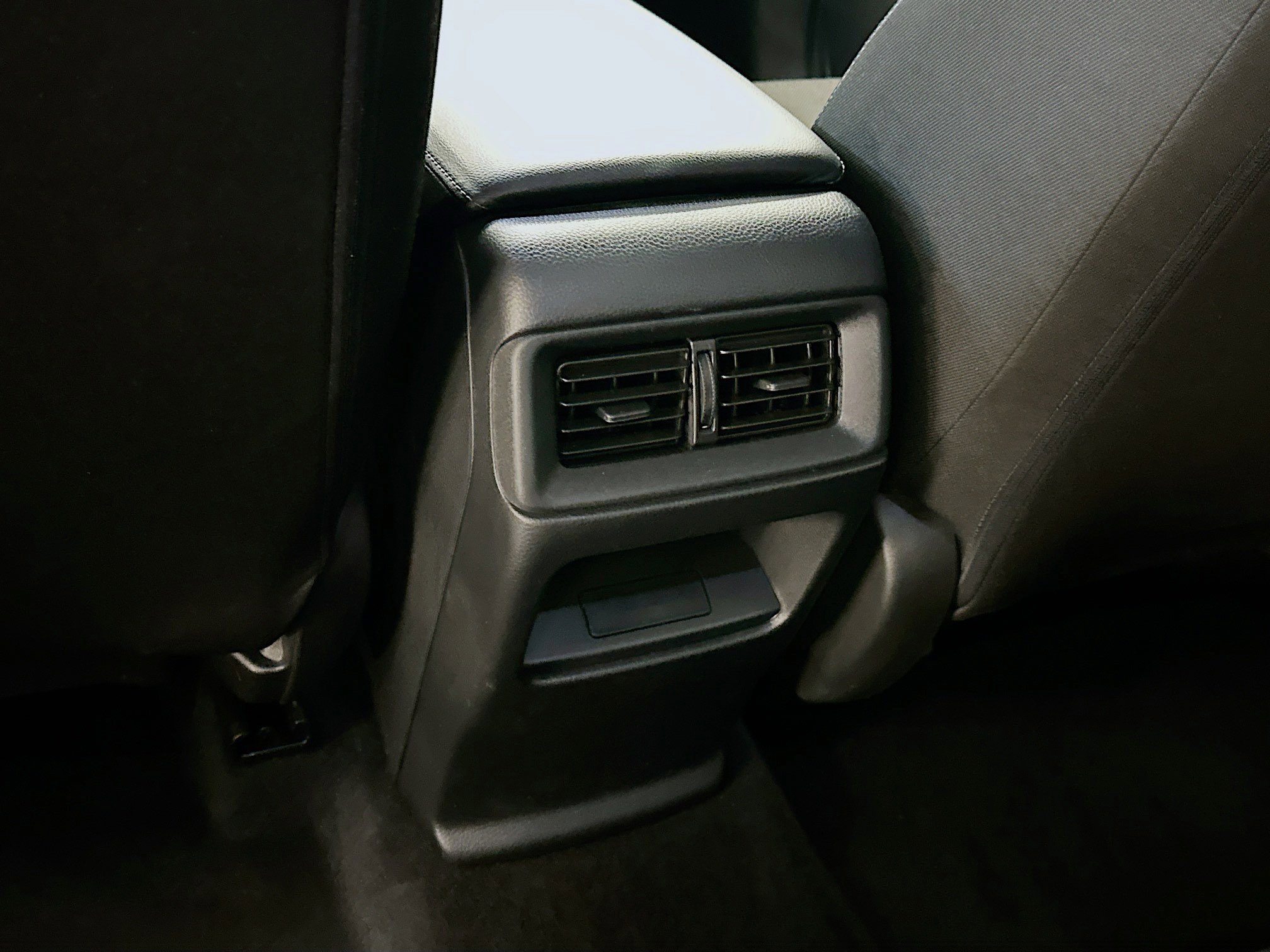 Used 2025 Honda CR-V LX image 27
