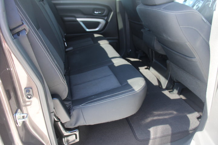Used 2017 Nissan Titan SV RWD image 18