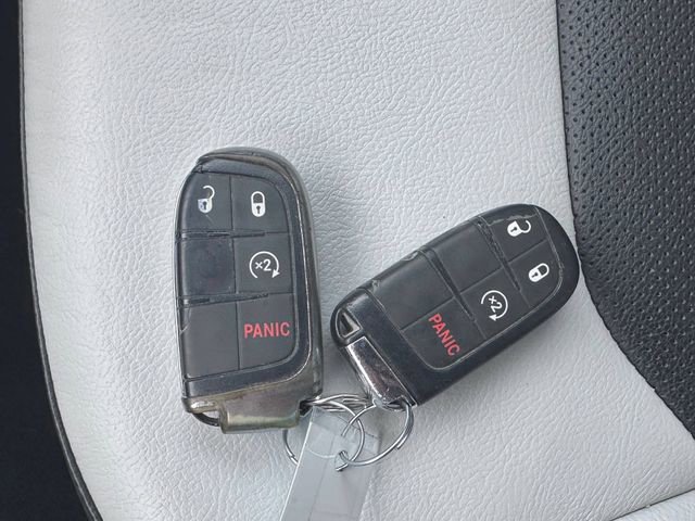 Used 2021 Jeep Compass Limited image 32