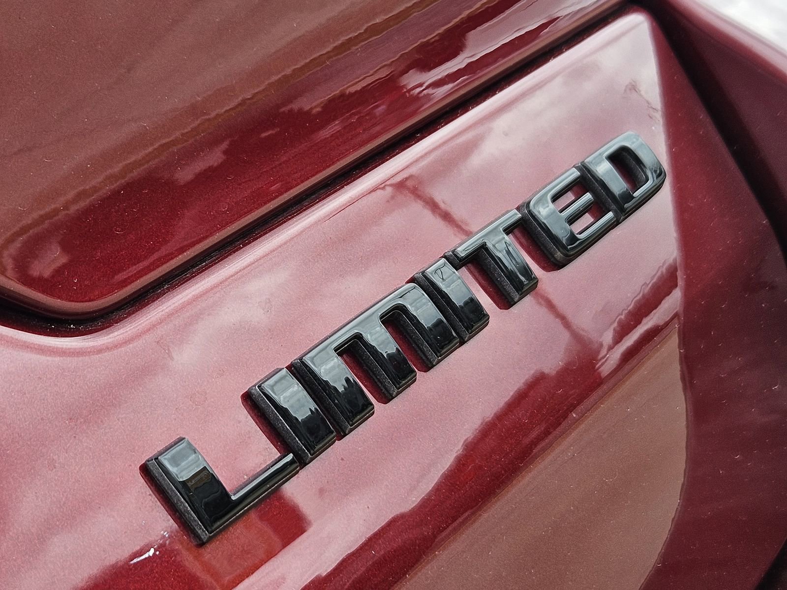 Used 2025 Jeep Grand Cherokee Limited w/ Black Appearance Package image 14