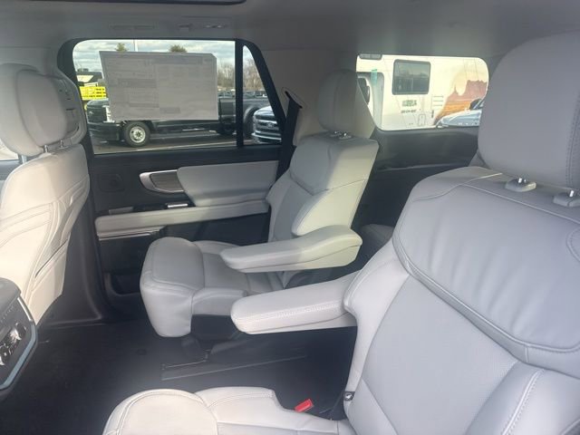 New 2026 Ford Expedition Platinum w/ Driver's Package image 15