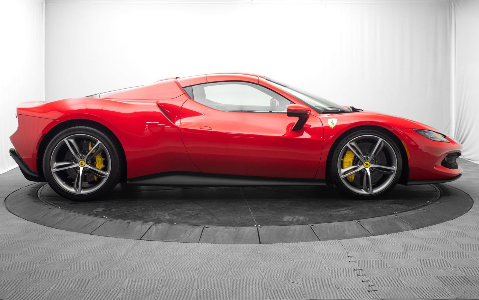 Used 2025 Ferrari 296 GTS RWD image 10