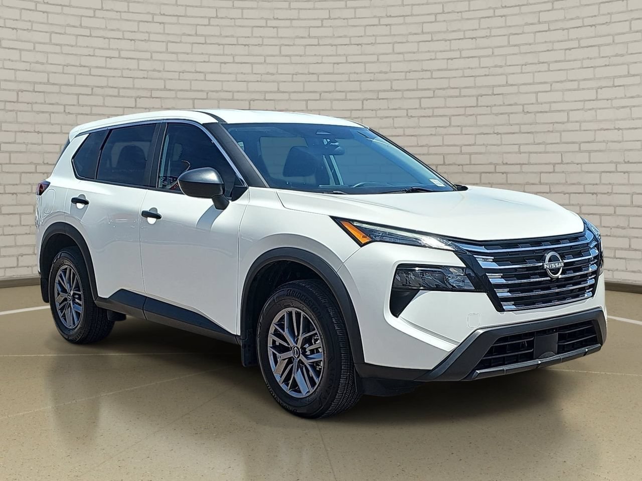 Certified 2024 Nissan Rogue S FWD image 3