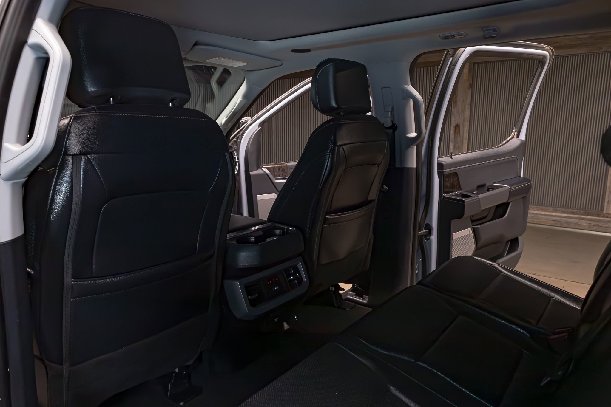 Used 2025 Ford F450 Lariat w/ Lariat Ultimate Package AWD/4WD image 26