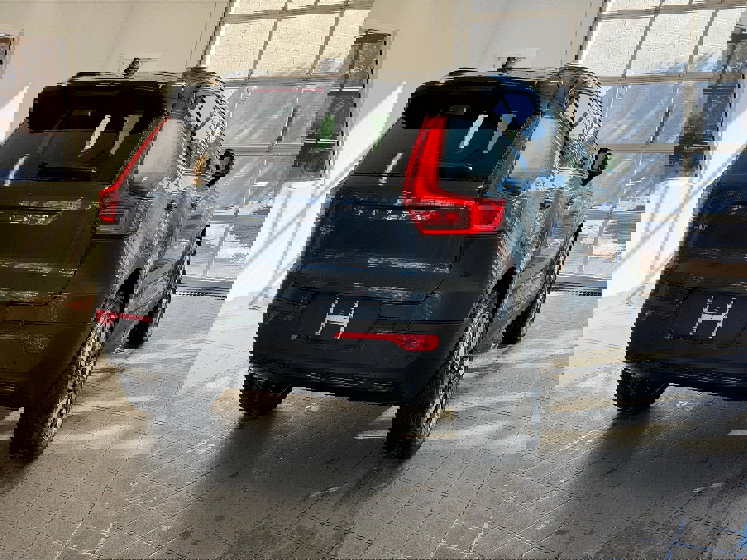 New 2026 Volvo EX40 Plus w/ Climate Package image 8