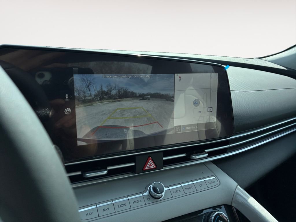 New 2026 Hyundai Elantra Limited image 30