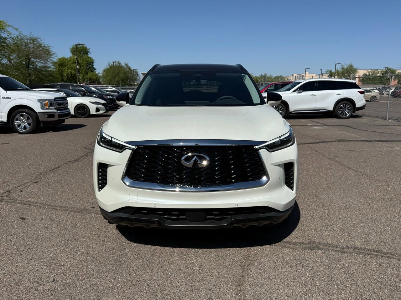 Certified 2024 INFINITI QX60 Luxe w/ Cargo Package image 2