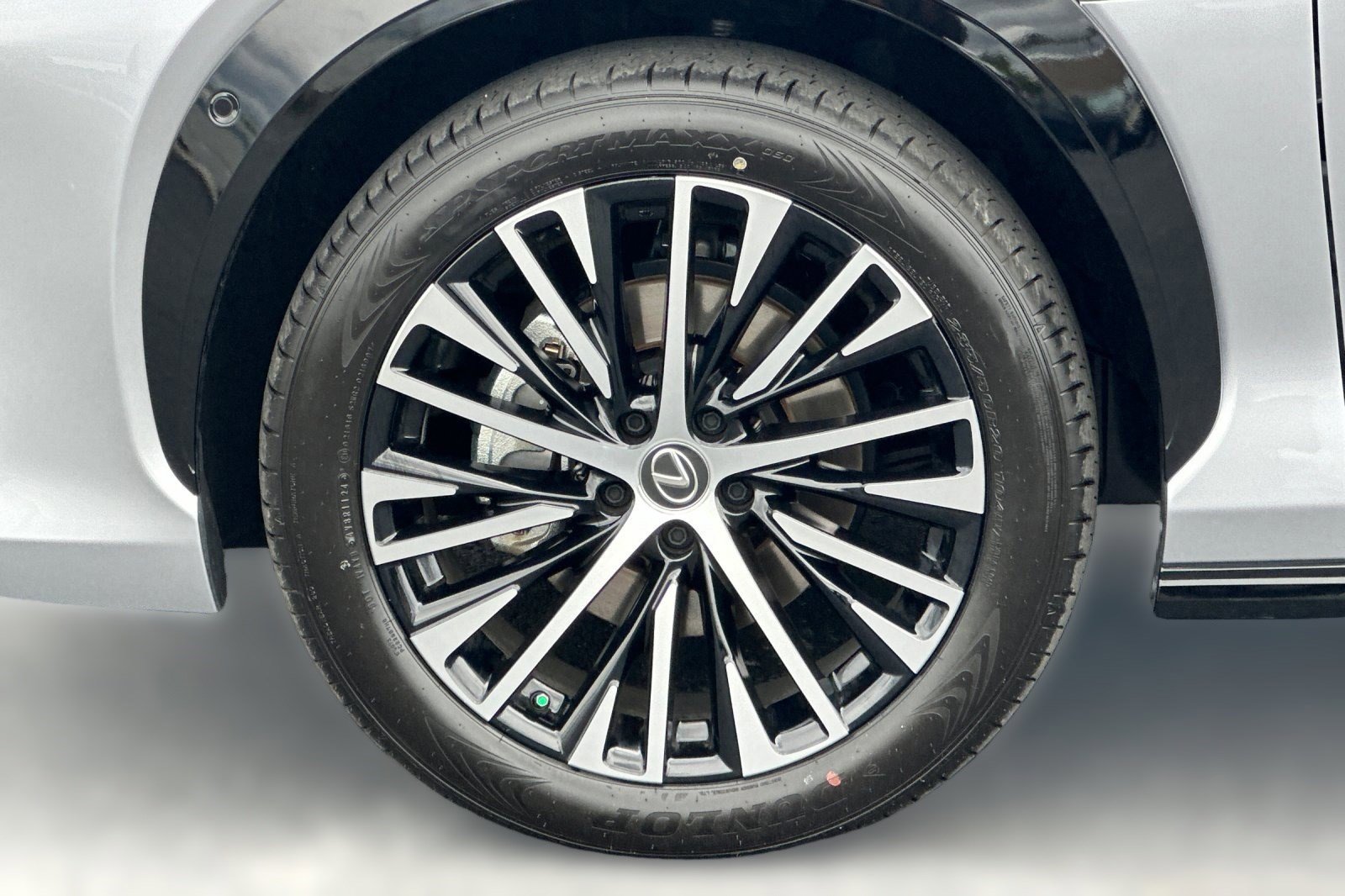 Used 2023 Lexus RZ 450e Premium w/ Technology Package AWD/4WD image 11