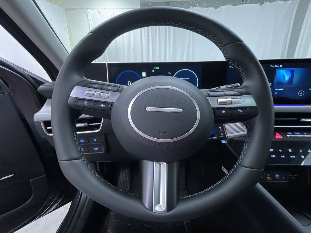 New 2025 Hyundai Sonata Limited image 11