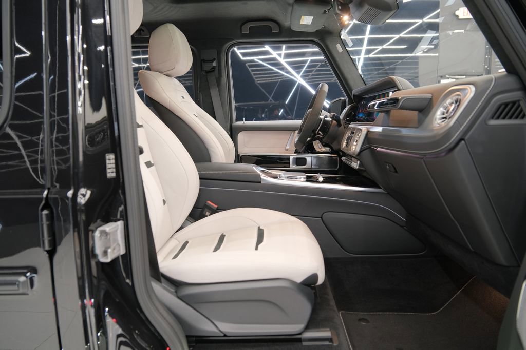 Used 2025 Mercedes-Benz G 63 AMG 4MATIC image 35