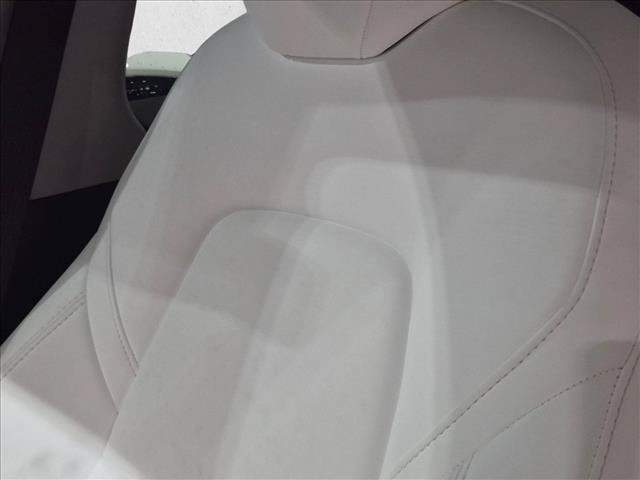 Used 2024 Tesla Model Y Long Range AWD/4WD image 9