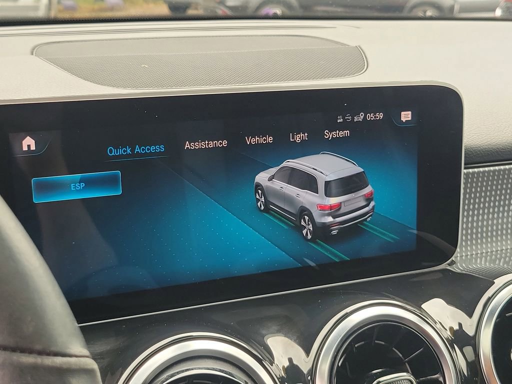 Used 2021 Mercedes-Benz GLB 250 w/ Premium Package image 18