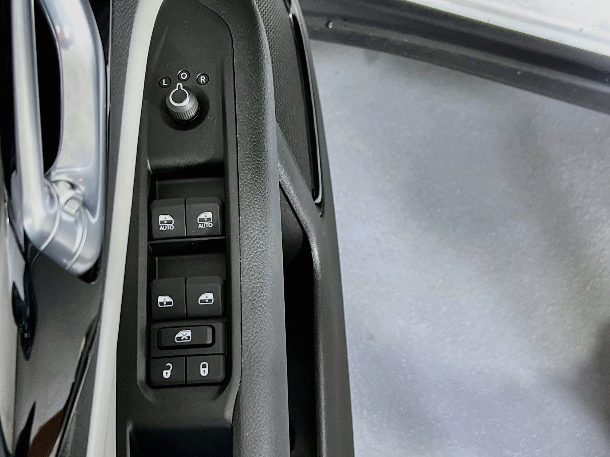 Used 2022 Jeep Compass Limited AWD/4WD image 17