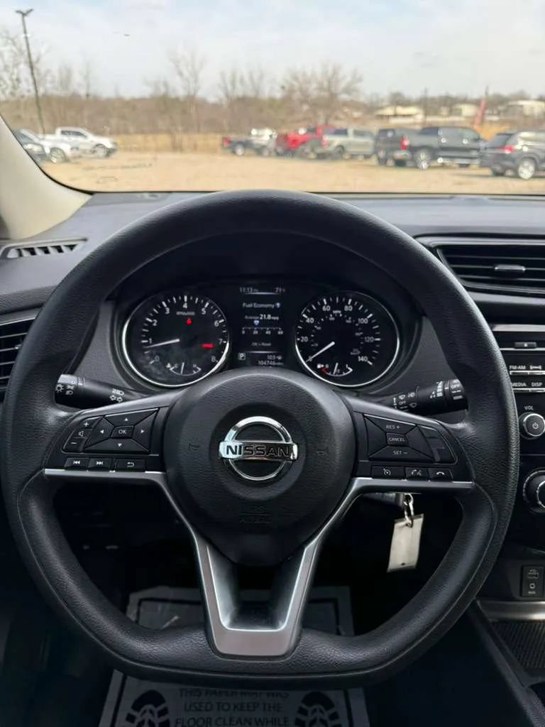 Used 2017 Nissan Rogue S FWD image 18