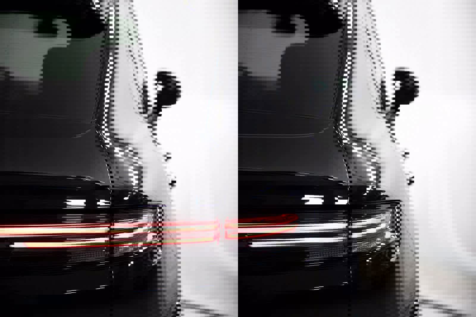 Certified 2025 Porsche Cayenne Coupe image 38