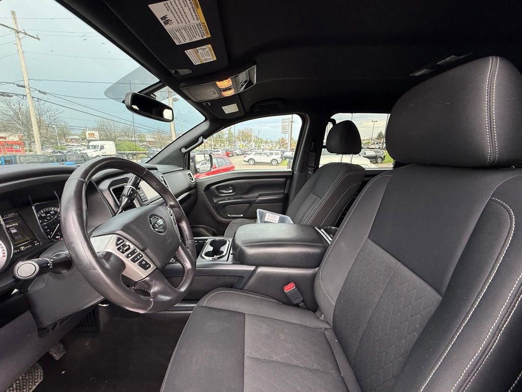Used 2018 Nissan Titan SV w/ SV Convenience Package image 13
