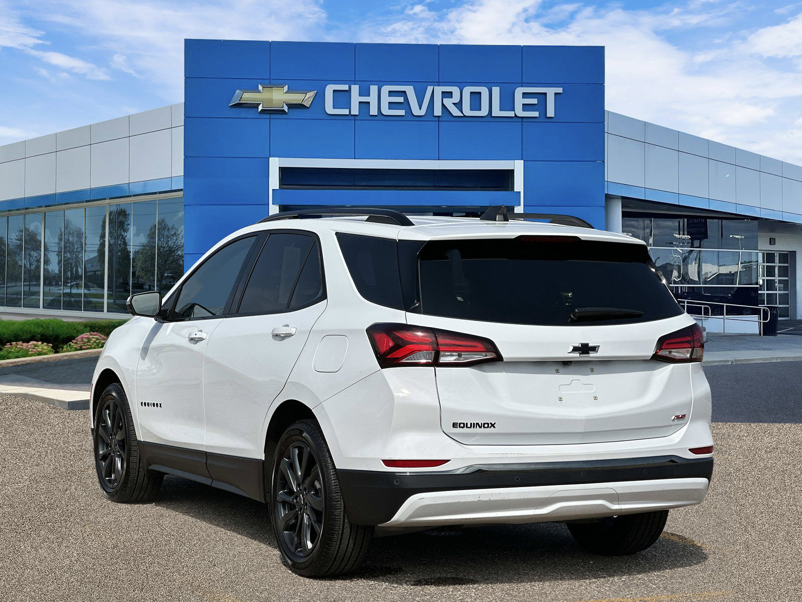 Certified 2023 Chevrolet Equinox RS FWD image 3