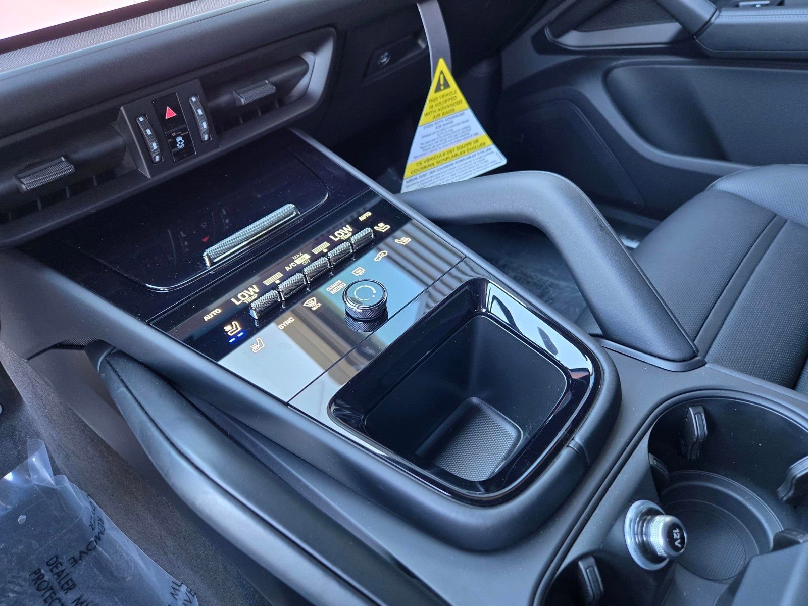 New 2025 Porsche Cayenne E-Hybrid Coupe AWD/4WD image 25