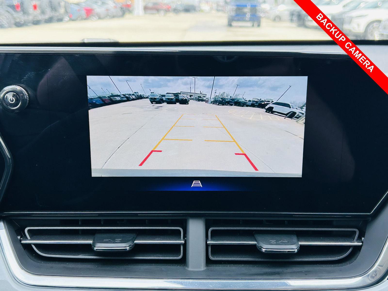 Used 2025 Chevrolet Trax LT w/ Driver Confidence Package image 10