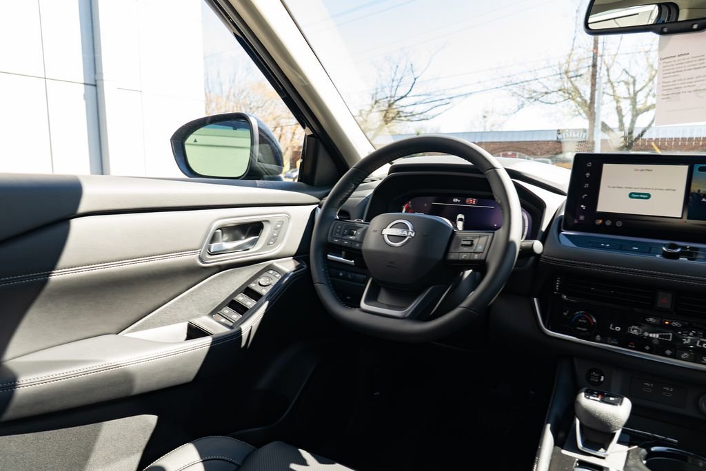 New 2026 Nissan Rogue Platinum image 12