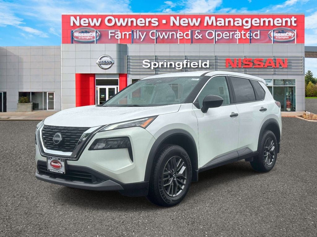 Used 2023 Nissan Rogue S AWD/4WD image 2
