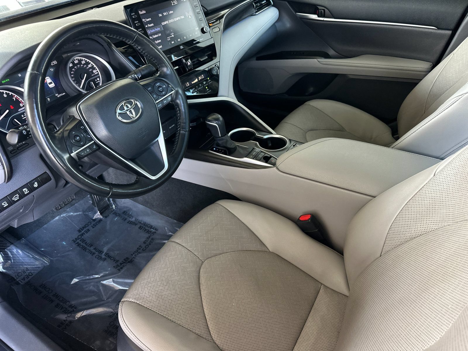 Used 2023 Toyota Camry XLE w/ Navigation Package FWD image 9
