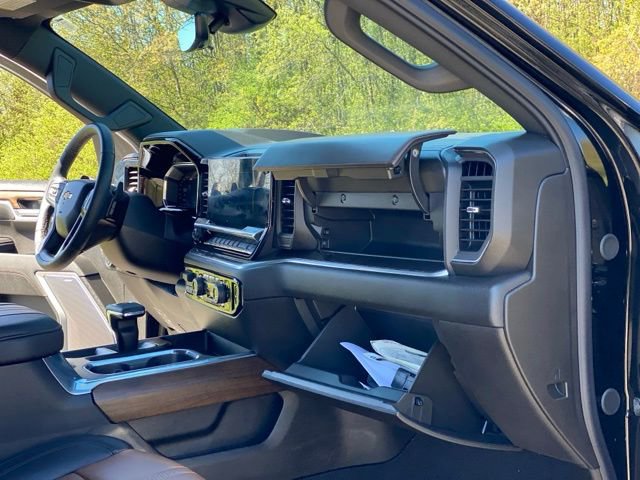 Certified 2026 Chevrolet Silverado 1500 High Country w/ Technology Package image 23