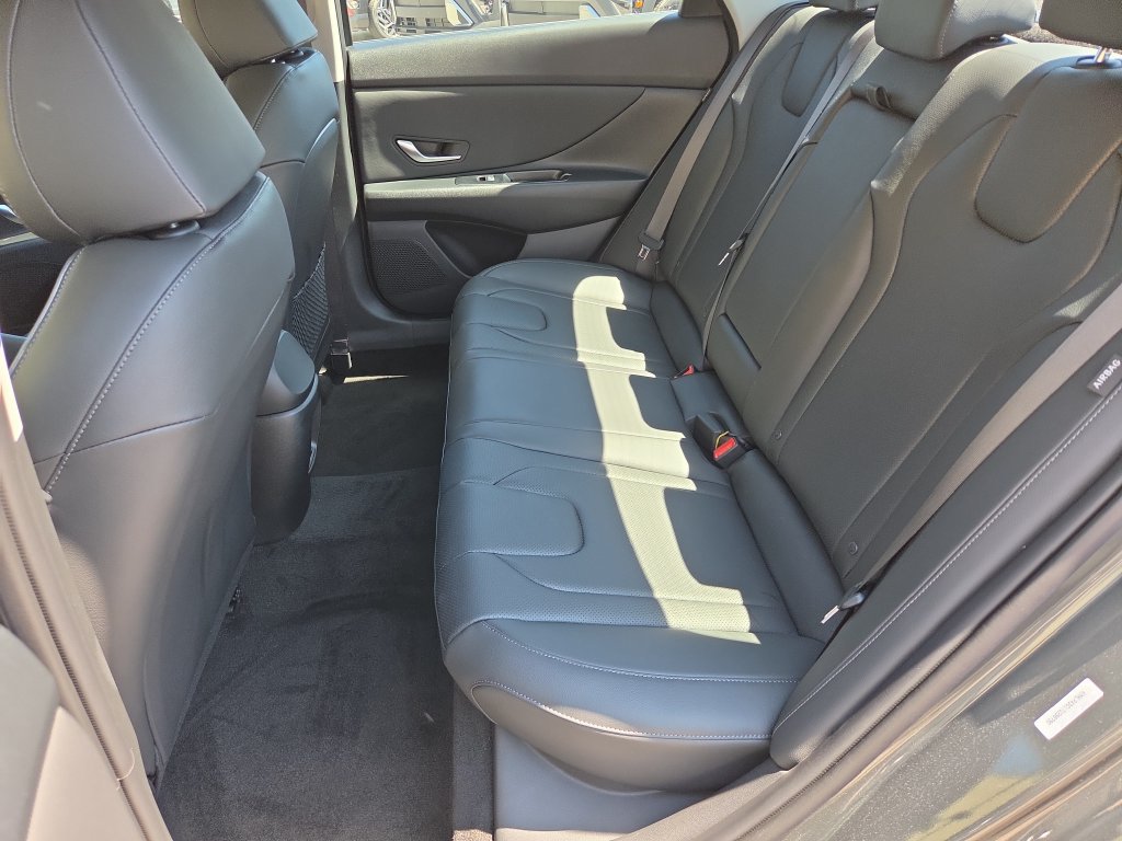 New 2026 Hyundai Elantra Limited FWD image 31