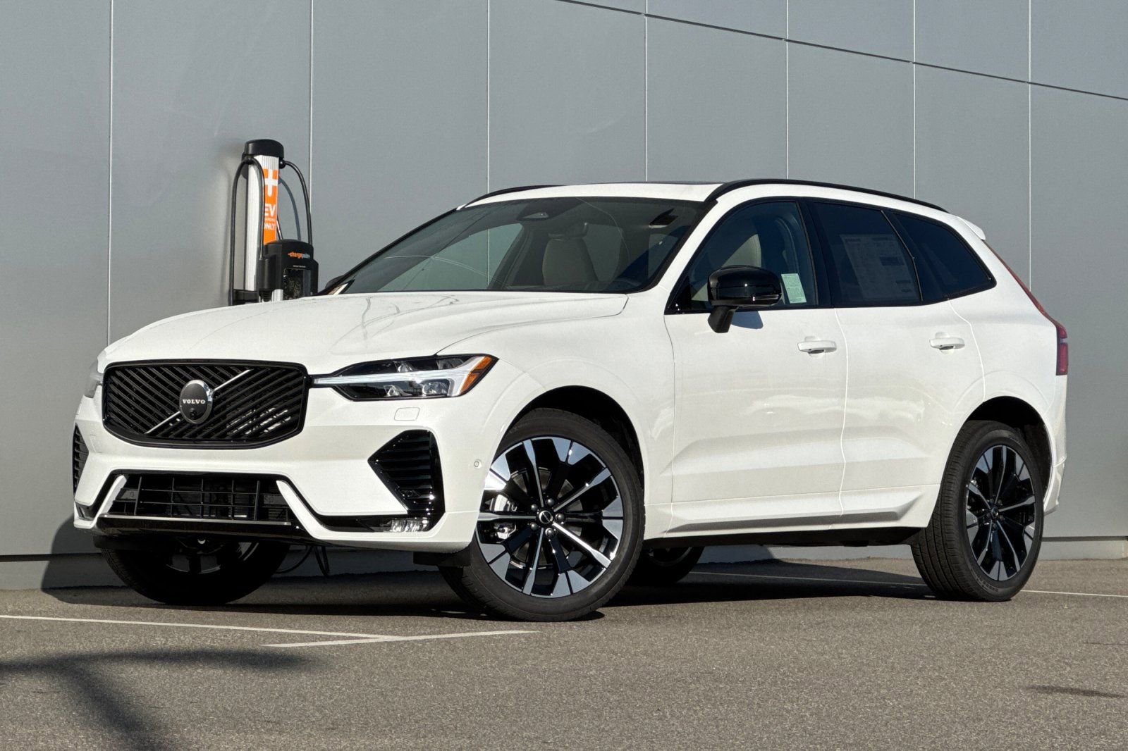 New 2026 Volvo XC60 B5 Plus w/ Protection Package Premier
