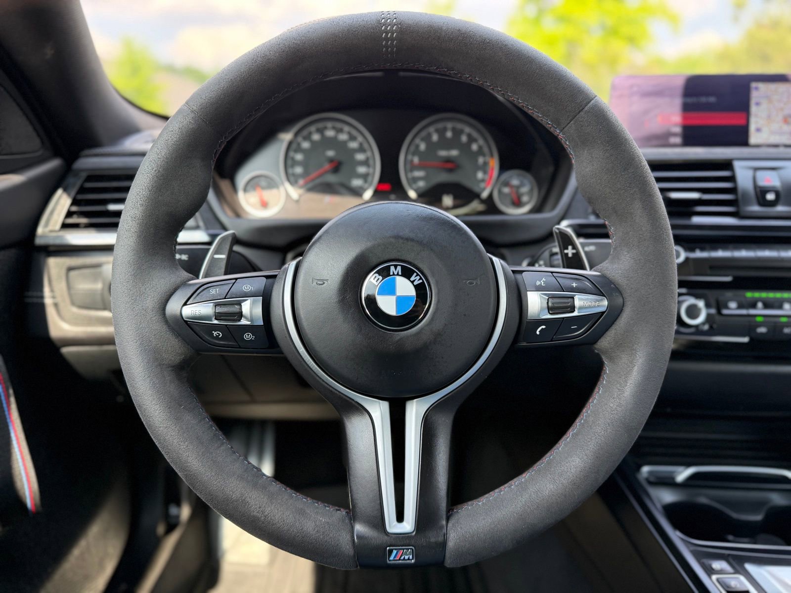 Used 2019 BMW M4 CS w/ Executive Package RWD image 21