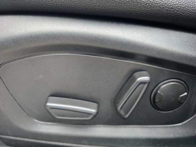 Used 2024 Ford Explorer Limited image 18