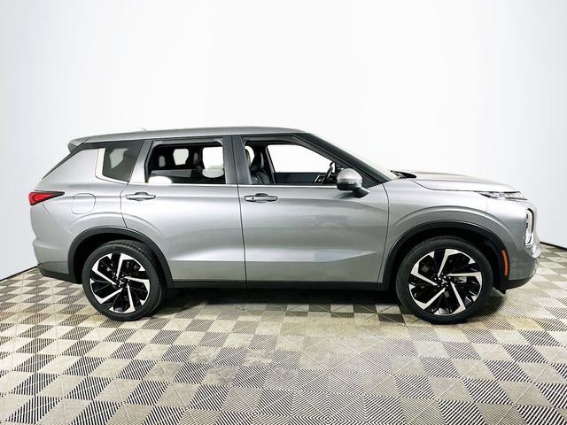 Used 2024 Mitsubishi Outlander SE FWD image 2