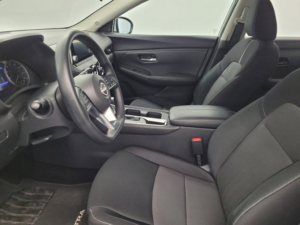 Used 2025 Nissan Sentra SV FWD image 17
