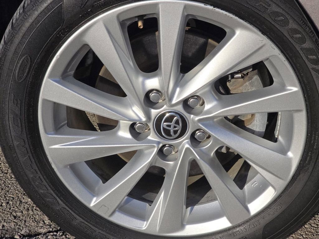 Used 2023 Toyota Camry LE image 7