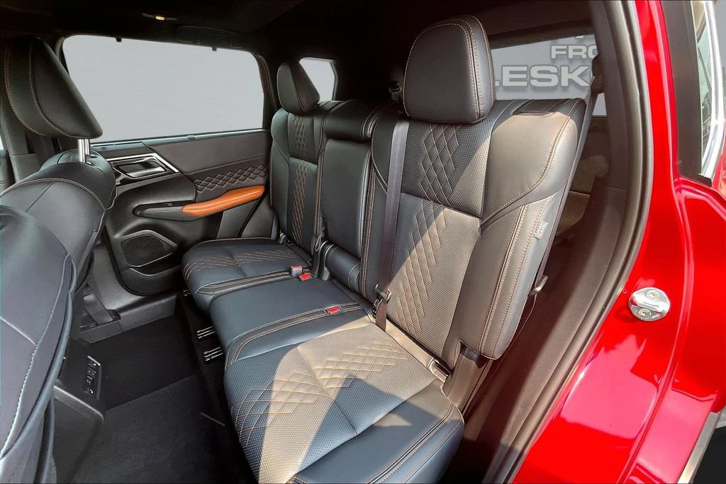Used 2024 Mitsubishi Outlander SEL AWD/4WD image 26